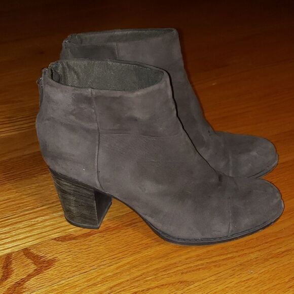 Clarks Brown Leather Booties - Picture 1 of 8